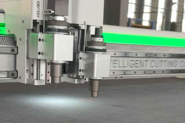 得马F11高速裁切机