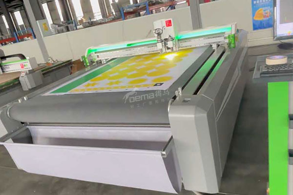 得马F11高速裁切机