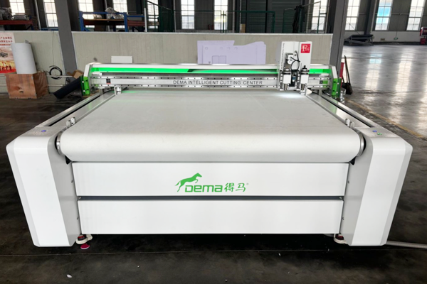 得马F11高速裁切机