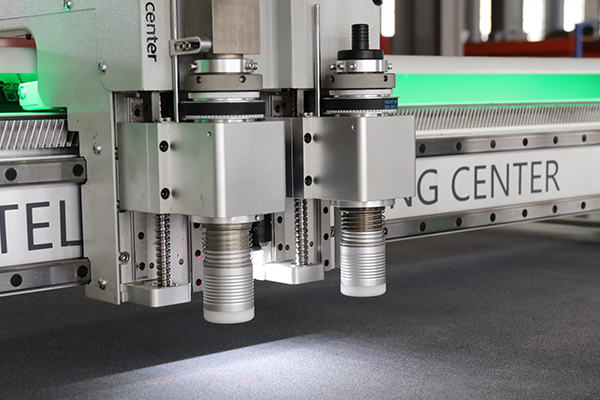 得马F11高速裁切机