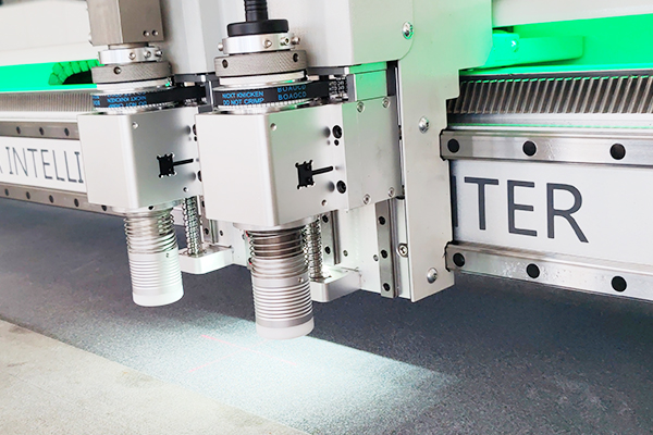 得马F11高速裁切机