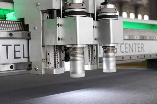 得马F11高速裁切机