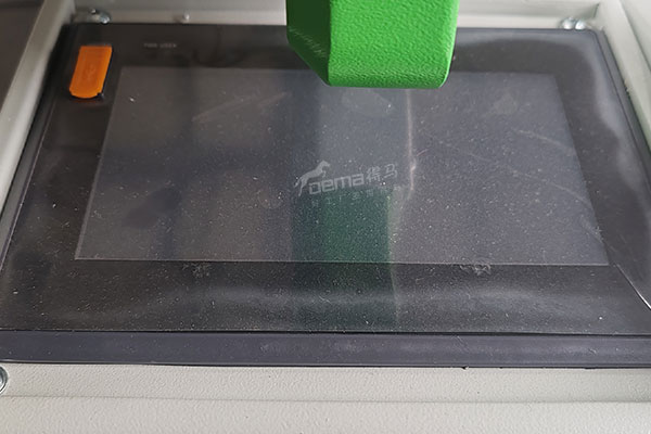 得马高速裁切机F11-1625屏幕