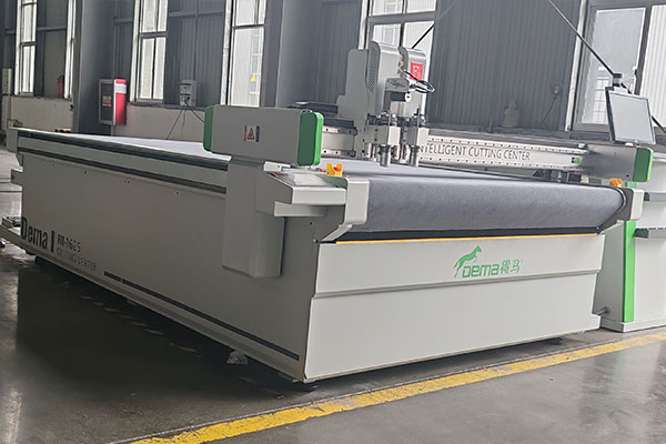 得马F11高速裁切机