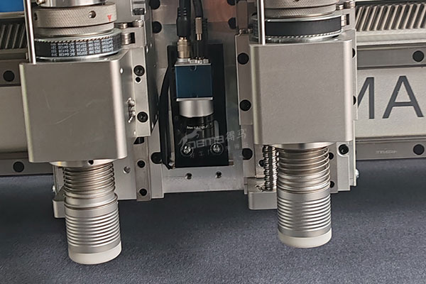 得马F11-1625高速裁切机